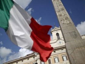 Политическая обстановка в США и кризис в Италии не выпускают евро/доллар из рейнджа